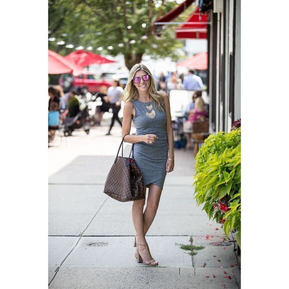 ✨Leith Ruched Body-Con Sleeveless Dress✨ - Picture 2 of 7